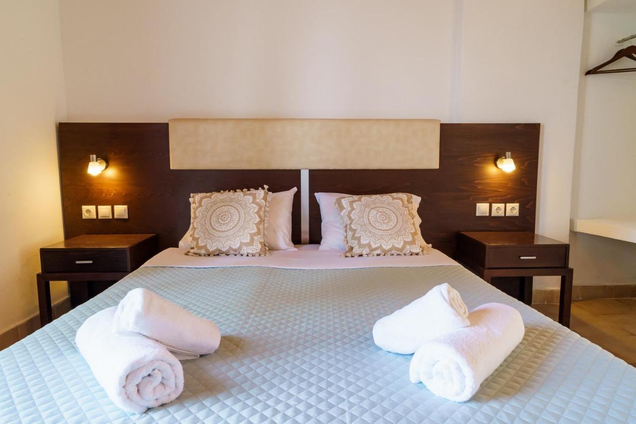 Mayo Rooms Zakynthos Akrotiri エクステリア 写真