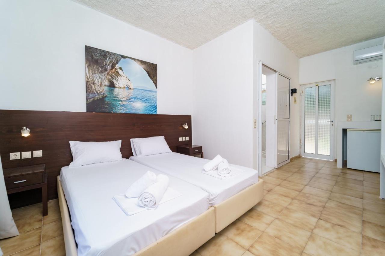 Mayo Rooms Zakynthos Akrotiri エクステリア 写真
